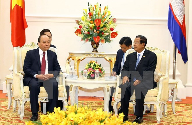 Le Premier ministre rencontre son homologue cambodgien ảnh 1 Le Premier ministre rencontre son homologue cambodgien ảnh 1