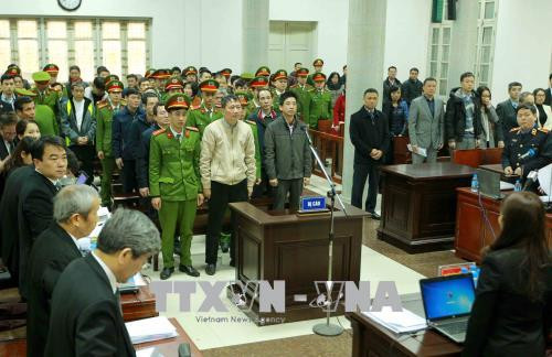 Les intérêts de groupe se manifestent dans les actes délictueux ảnh 2 Les intérêts de groupe se manifestent dans les actes délictueux ảnh 2