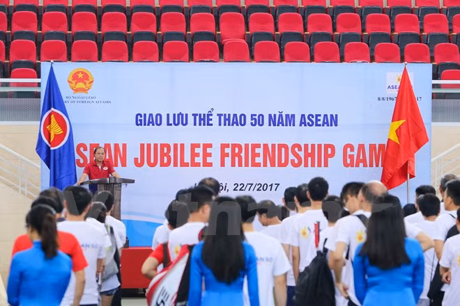 Echange sportif en l’honneur du cinquantenaire de l'ASEAN ảnh 1 Echange sportif en l’honneur du cinquantenaire de l'ASEAN ảnh 1