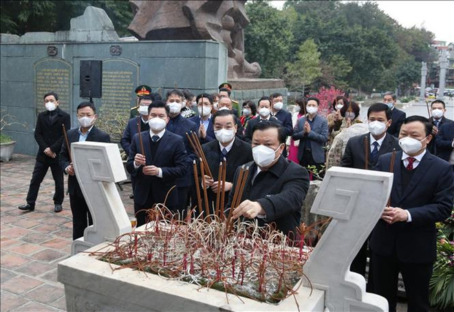 Les autorités de Hanoi rendent hommage au roi Quang Trung ảnh 1 Les autorités de Hanoi rendent hommage au roi Quang Trung ảnh 1