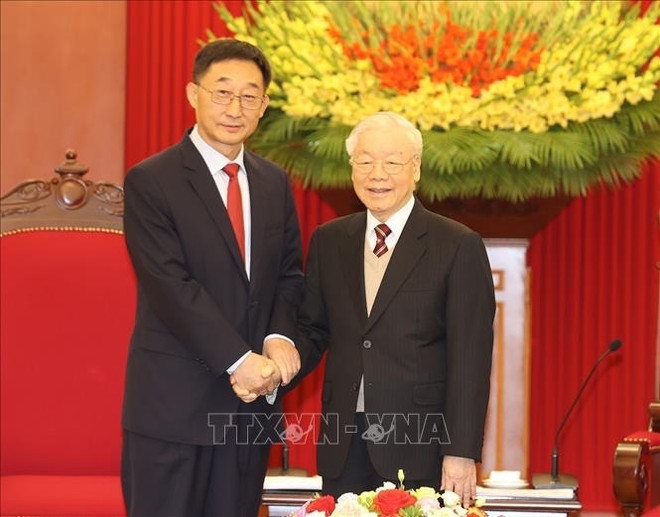 Le leader du PCV reçoit un responsable de la province chinoise du Guangxi ảnh 1 Le leader du PCV reçoit un responsable de la province chinoise du Guangxi ảnh 1