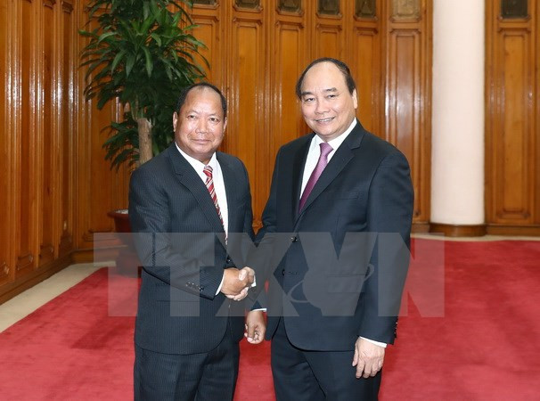 Le PM reçoit le ministre laotien de la Sécurité publique ảnh 1 Le PM reçoit le ministre laotien de la Sécurité publique ảnh 1