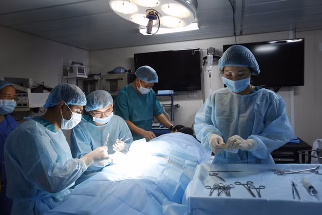 Le navire-hôpital 561-Khanh Hoa-01 ảnh 2