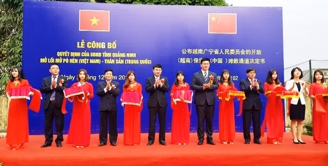 Renforcer les échanges frontaliers entre le Vietnam et la Chine ảnh 1