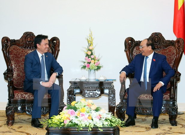 Le Premier ministre reçoit les ambassadeurs singapourien et cambodgien ảnh 2 Le Premier ministre reçoit les ambassadeurs singapourien et cambodgien ảnh 2