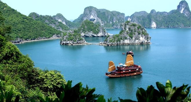 Quang Ninh accueille 10 millions de touristes de janvier à septembre ảnh 1