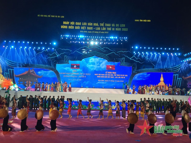 Clôture du 3e Festival des échanges des régions frontalières Vietnam-Laos ảnh 3 Clôture du 3e Festival des échanges des régions frontalières Vietnam-Laos ảnh 3
