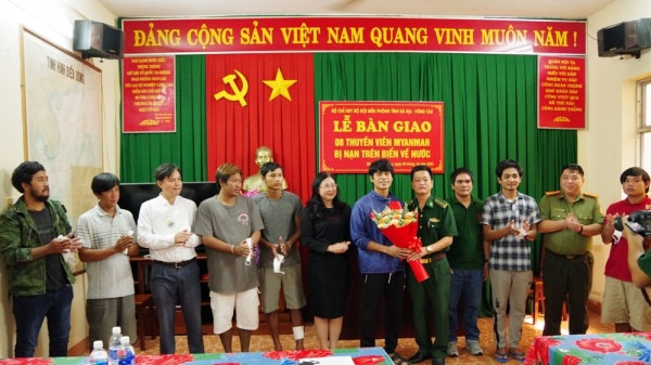 Ba Ria-Vung Tau remet des marins secourus au Myanmar ảnh 1 Ba Ria-Vung Tau remet des marins secourus au Myanmar ảnh 1