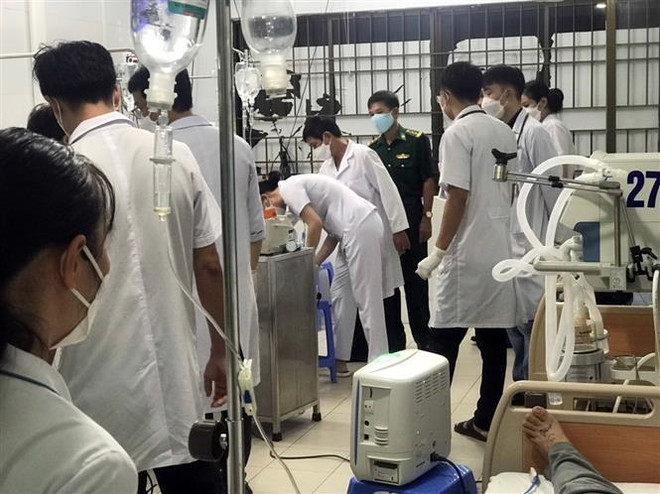 Sauver des membres d’équipage d’un cargo chinois soupçonnés d'intoxication alimentaire ảnh 1 Sauver des membres d’équipage d’un cargo chinois soupçonnés d'intoxication alimentaire ảnh 1