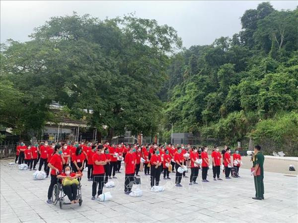 Cao Bang : accueil de 106 citoyens entrant et sortant illégalement ảnh 1