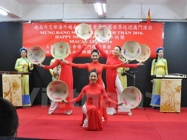 Les Viet Kieu au Cambodge et à Macao fêtent le Têt du Singe 2016 ảnh 3 Les Viet Kieu au Cambodge et à Macao fêtent le Têt du Singe 2016 ảnh 3