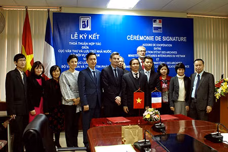 Vietnam-France : coopération dans le secteur des archives ảnh 2