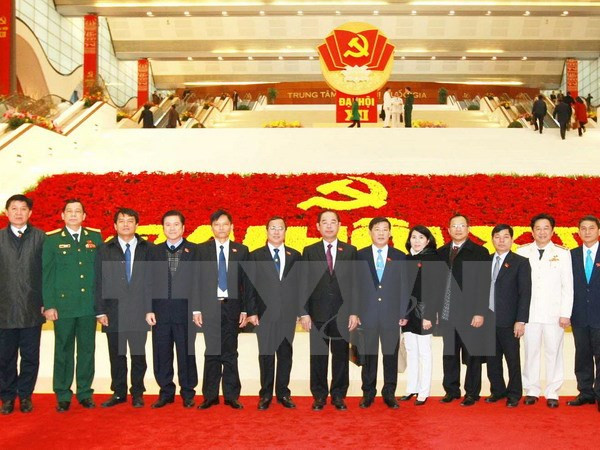 Congrès du Parti: poursuite des discussions sur le travail du personnel ảnh 1