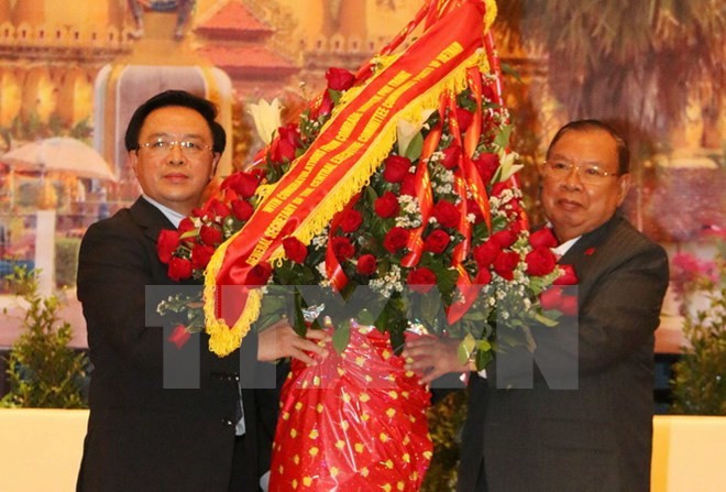 Des dirigeants laotiens reçoivent l'envoyé spécial du chef du Parti communiste du Vietnam ảnh 1 Des dirigeants laotiens reçoivent l'envoyé spécial du chef du Parti communiste du Vietnam ảnh 1