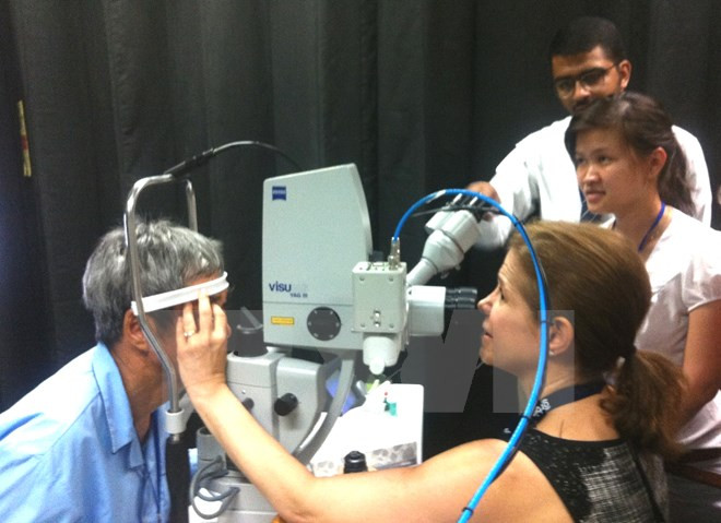 Soins ophtalmologiques pour les enfants et les personnes âgées du delta du Mékong ảnh 1 Soins ophtalmologiques pour les enfants et les personnes âgées du delta du Mékong ảnh 1