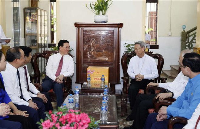 Le président Vo Van Thuong formule ses vœux de bonne année à Vinh Long ảnh 2