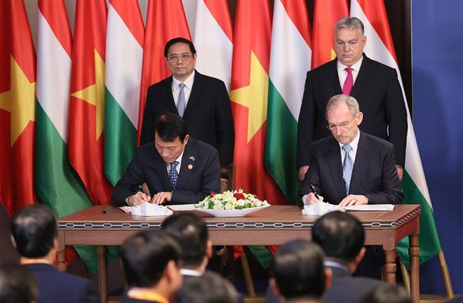 Le Premier ministre Pham Minh Chinh s’entretient avec son homologue hongrois ảnh 2 Le Premier ministre Pham Minh Chinh s’entretient avec son homologue hongrois ảnh 2
