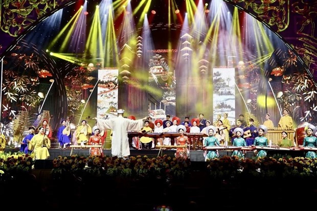 Le programme "Printemps au pays natal 2024 - Hô Chi Minh-Ville – Continuer à écrire une épopée brillante" ảnh 1 Le programme "Printemps au pays natal 2024 - Hô Chi Minh-Ville – Continuer à écrire une épopée brillante" ảnh 1