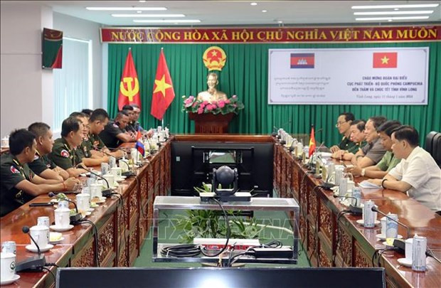 Une délégation cambodgienne présente ses vœux du Nouvel An à Vinh Long ảnh 1 Une délégation cambodgienne présente ses vœux du Nouvel An à Vinh Long ảnh 1