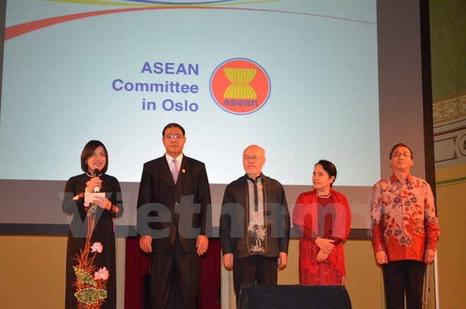 La "Soirée de la culture de l'ASEAN" 2015 en Norvège ảnh 1 La "Soirée de la culture de l'ASEAN" 2015 en Norvège ảnh 1