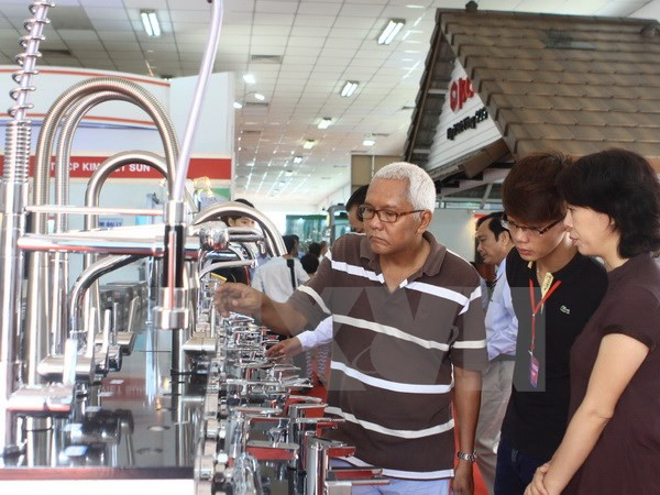 Plus de 2.400 contrats signés lors de l’exposition internationale Vietbuild 2015 ảnh 1 Plus de 2.400 contrats signés lors de l’exposition internationale Vietbuild 2015 ảnh 1