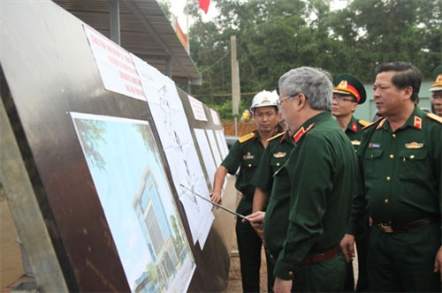 Inspection de l’entraînement des forces participant aux opérations de maintien de la paix de l'ONU ảnh 1 Inspection de l’entraînement des forces participant aux opérations de maintien de la paix de l'ONU ảnh 1
