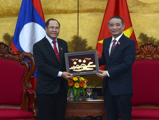 Visite d'une délégation de l'Assemblée nationale du Laos à Da Nang ảnh 1 Visite d'une délégation de l'Assemblée nationale du Laos à Da Nang ảnh 1