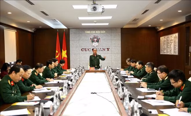 L’armée vietnamienne renforce son dispositif anti-coronavirus ảnh 1