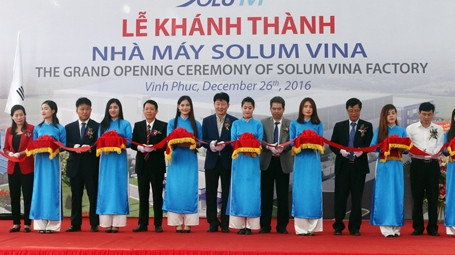 La SARL sud-coréenne Solum Vina inaugure une usine dans la province de Vinh Phuc ảnh 1 La SARL sud-coréenne Solum Vina inaugure une usine dans la province de Vinh Phuc ảnh 1
