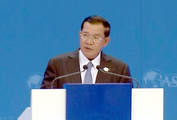 Le Premier ministre cambodgien commence sa visite officielle au Vietnam ảnh 1 Le Premier ministre cambodgien commence sa visite officielle au Vietnam ảnh 1