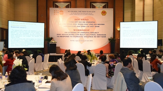 Conférence sur l’Élaboration des services multisectoriels afin de traiter la violence familiale ảnh 1