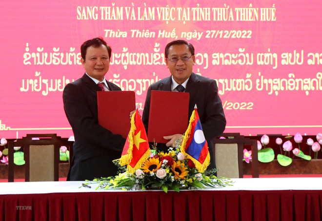 Quang Tri et Thua Thien-Hue boostent leur coopération avec des provinces lao ảnh 2 Quang Tri et Thua Thien-Hue boostent leur coopération avec des provinces lao ảnh 2