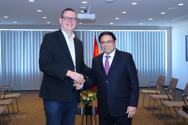 Le PM Pham Minh Chinh rencontre le président du Parti du travail de Belgique, Raoul Hedebou ảnh 2 Le PM Pham Minh Chinh rencontre le président du Parti du travail de Belgique, Raoul Hedebou ảnh 2