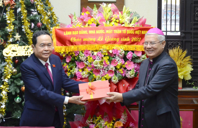 Le diocèse de Dà Nang et la Mission chrétienne comblés de vœux de Noël ảnh 1 Le diocèse de Dà Nang et la Mission chrétienne comblés de vœux de Noël ảnh 1