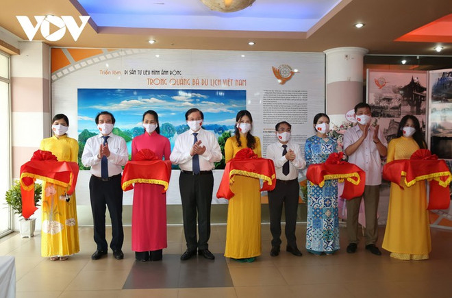 Exposition: «Promouvoir le tourisme vietnamien par le patrimoine archivistique animé» ảnh 1 Exposition: «Promouvoir le tourisme vietnamien par le patrimoine archivistique animé» ảnh 1