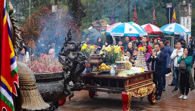Nam Dinh: fête de l'ouverture des sceaux du temple des rois Trân ảnh 1