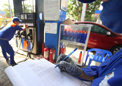 Baisse du prix des carburants ảnh 1