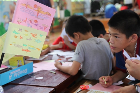 Hanoi : plus de 70 petits démunis s’engagent dans le projet «Les enfants lisent» ảnh 2 Hanoi : plus de 70 petits démunis s’engagent dans le projet «Les enfants lisent» ảnh 2