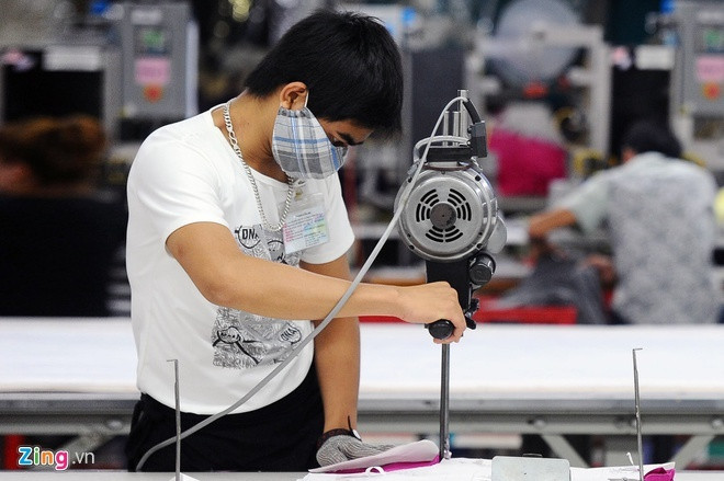 Les employés perdant leur emploi recevront un soutien mensuel de 1,8 million de dongs ảnh 1 Les employés perdant leur emploi recevront un soutien mensuel de 1,8 million de dongs ảnh 1