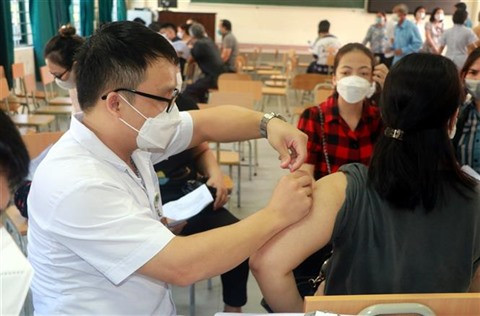 COVID-19 : le Vietnam prépare la campagne de rappel de la 3e dose vaccinale ảnh 1 COVID-19 : le Vietnam prépare la campagne de rappel de la 3e dose vaccinale ảnh 1