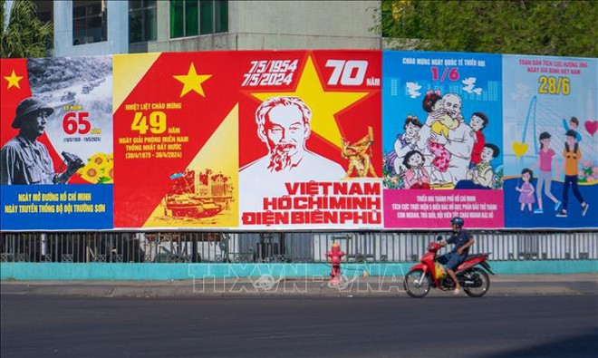 Les dirigeants cubains félicitent le Vietnam à l'occasion du 49e anniversaire de la réunification nationale ảnh 1