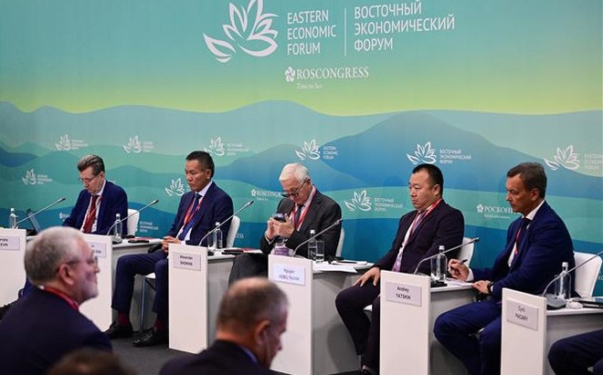 Le Vietnam et la Russie parlent business au 7e Forum économique oriental ảnh 1 Le Vietnam et la Russie parlent business au 7e Forum économique oriental ảnh 1