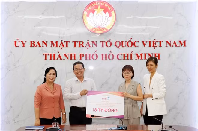 Fête de la mi-automne: dons pour des orphelins et personnes démunies à HCM-Ville ảnh 1