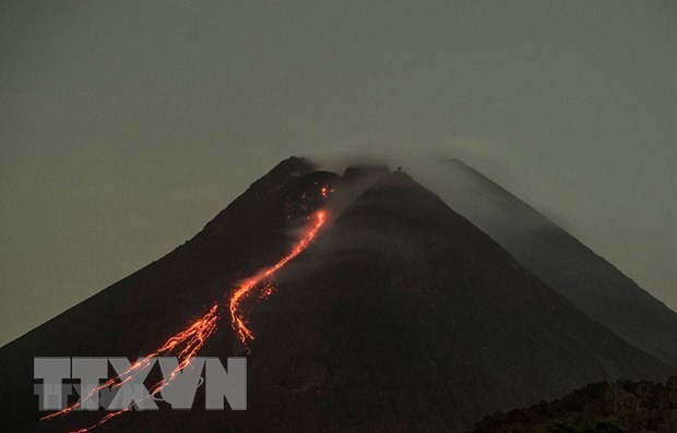 Éruption volcanique aux Philippines: des milliers de personnes évacuées ảnh 1 Éruption volcanique aux Philippines: des milliers de personnes évacuées ảnh 1