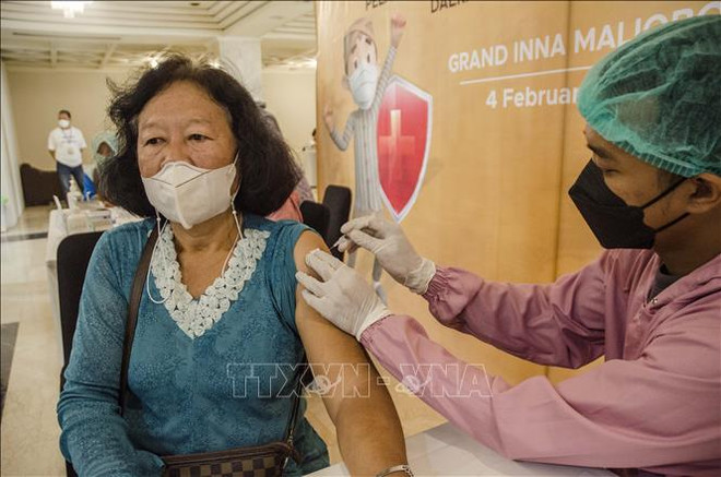 L'Indonésie accélère sa campagne de vaccination pour repousser la vague Omicron ảnh 1 L'Indonésie accélère sa campagne de vaccination pour repousser la vague Omicron ảnh 1