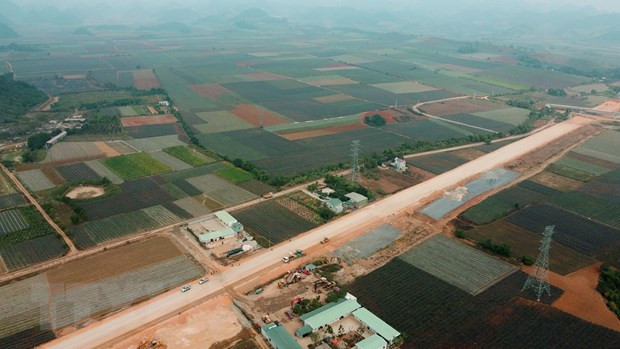 La construction de l'autoroute Can Tho - Hau Giang nécessitera 10.000 milliards de dongs ảnh 1 La construction de l'autoroute Can Tho - Hau Giang nécessitera 10.000 milliards de dongs ảnh 1