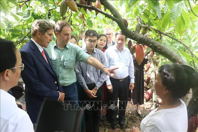 L'envoyé spécial du président américain pour le climat se rend à Ben Tre ảnh 1 L'envoyé spécial du président américain pour le climat se rend à Ben Tre ảnh 1