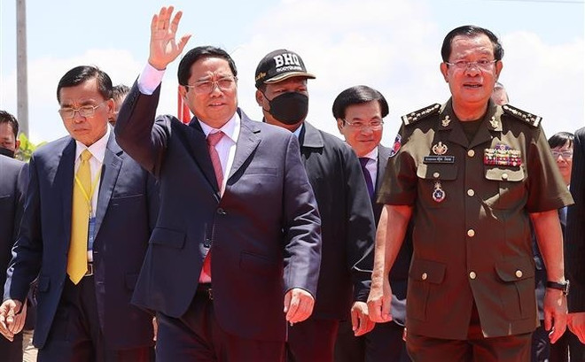 Vietnam-Cambodge approfondissent la solidarité et l'amitié précieuses entre les deux peuples ảnh 2 Vietnam-Cambodge approfondissent la solidarité et l'amitié précieuses entre les deux peuples ảnh 2