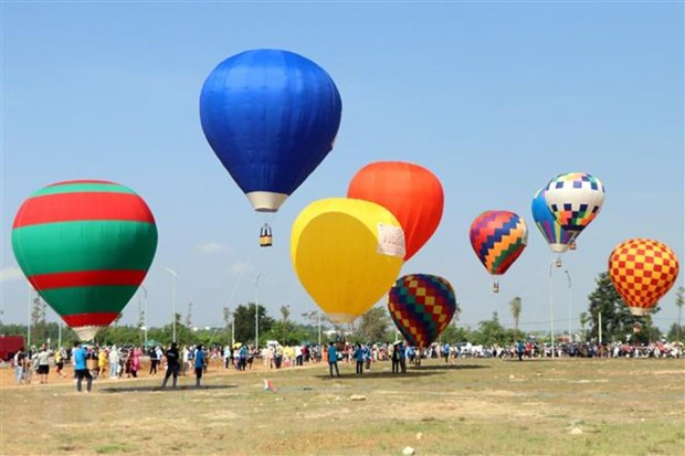 Le premier festival de montgolfières à Kon Tum ảnh 1