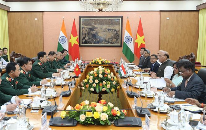 Le ministre indien de la Défense en visite officielle au Vietnam ảnh 2 Le ministre indien de la Défense en visite officielle au Vietnam ảnh 2